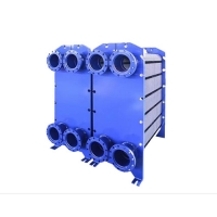 熱交換器在工程領(lǐng)域中的發(fā)展方向及前景是怎樣的?熱交換器是一種用于傳熱的設(shè)備， 主要用于工業(yè)領(lǐng)域中的蒸汽和流體的加熱、 冷和， 回收等工藝過程中。 隨著工程技術(shù)的不斷發(fā)展和應(yīng)用需求的增 加，熱交換器也在不斷進(jìn)步和改進(jìn)。本文將從四個(gè)方面來探討熱交換器在工程領(lǐng)域中的發(fā)展方向及前景。 提高傳熱效率 傳熱效率是衡量熱交換器性能的重要指標(biāo)之一。目前，熱交換器的傳熱效率已經(jīng)達(dá)到很高水平，但在工程應(yīng)用中仍然存在一定的提升空間。未來的 發(fā)展方向之一，是通過改進(jìn)傳熱介質(zhì)的流動(dòng)方式和傳熱表面的結(jié)構(gòu)設(shè)計(jì)，進(jìn)一步提高熱交換器的傳熱